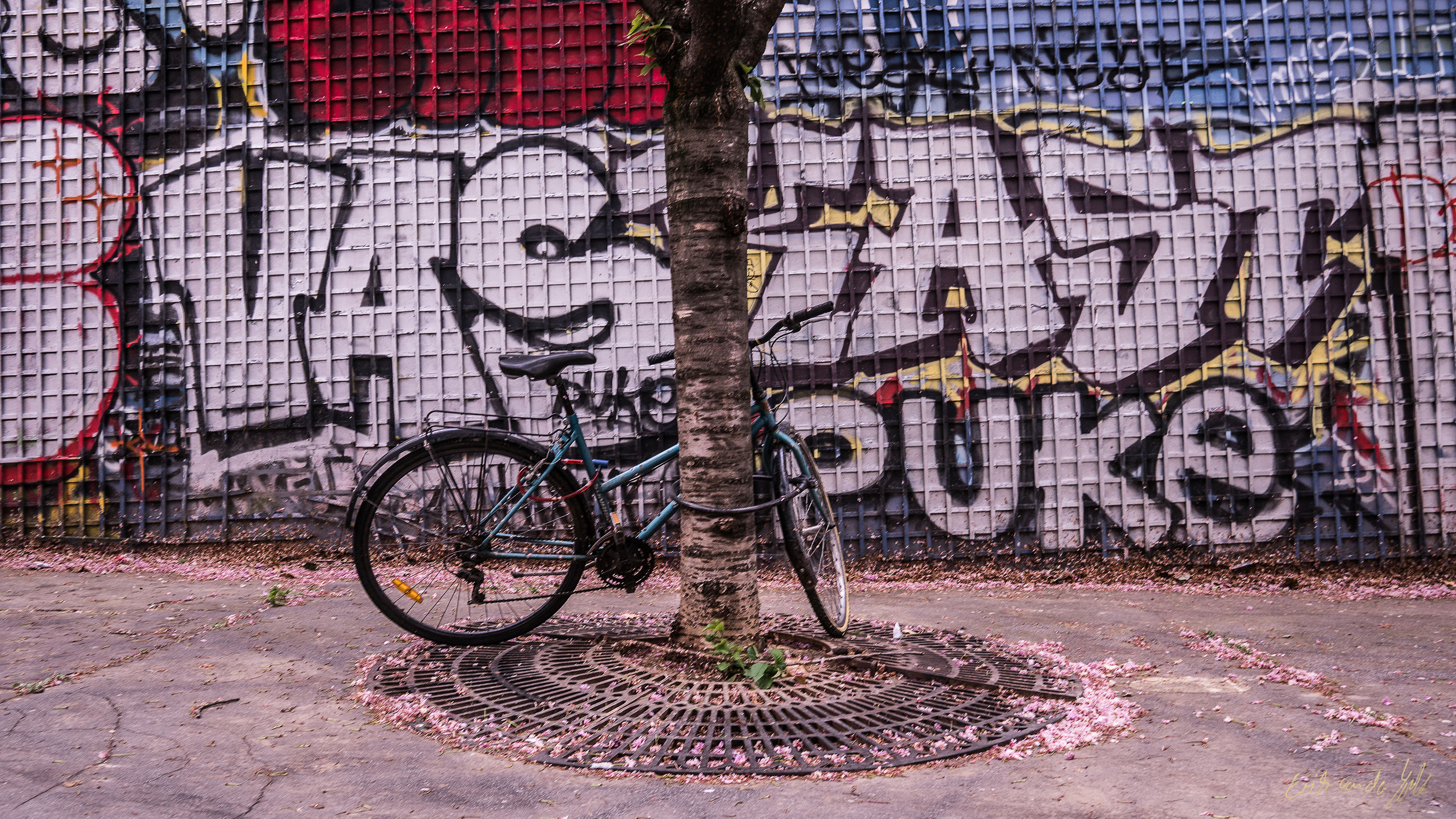 Paris-Graffiti-Streetart-20160507-_DSC3363-Â©-Erik-von-der-Goltz